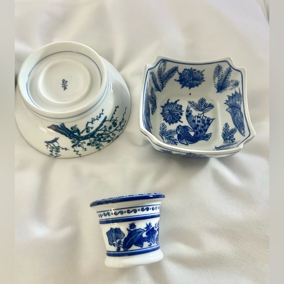 2 Vintage, blue & white porcelain Japanese/ asian rice bowls and votive holder. - Picture 3 of 15